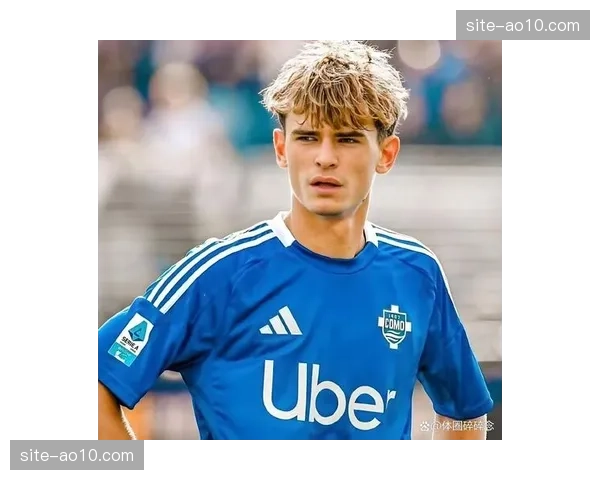 科莫防守反击效率高 杜维卡斯前插时机精准 科莫防守反击效率高 杜维卡斯前插时机精准